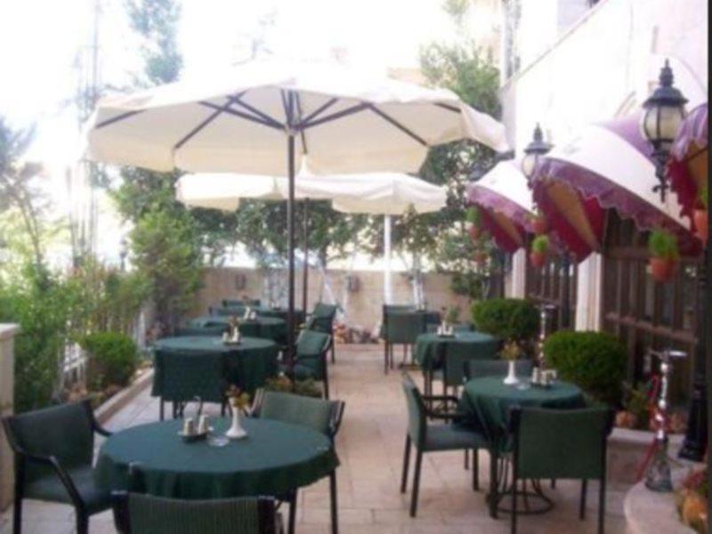 Commodore Hotel Amman Exterior photo