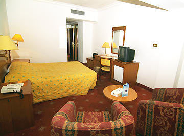 Commodore Hotel Amman Exterior photo